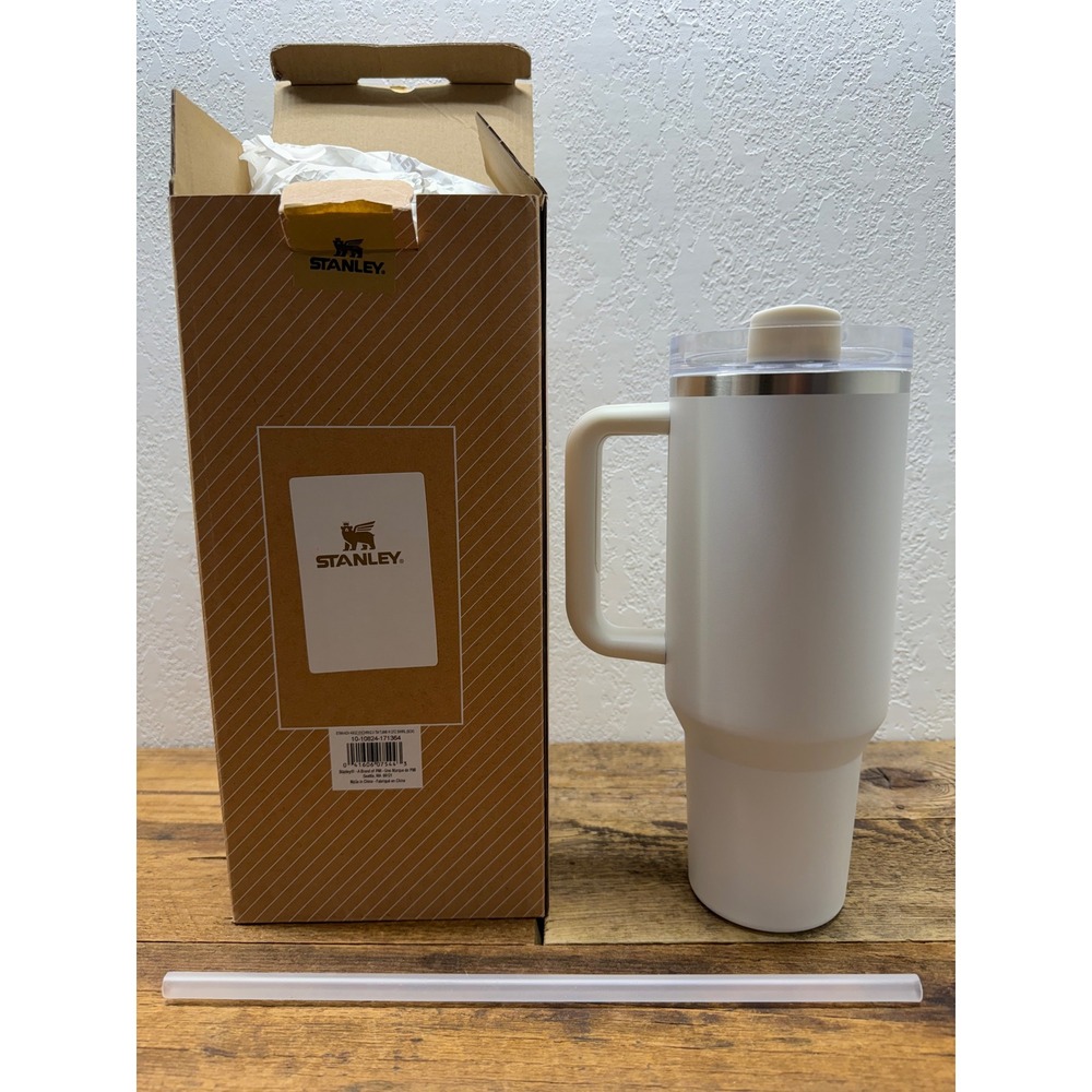 Stanley Quench H2.0 FlowState Tumbler 40oz Dallas Cowboys NFL White 10-10824-171 - Picture 2 of 4